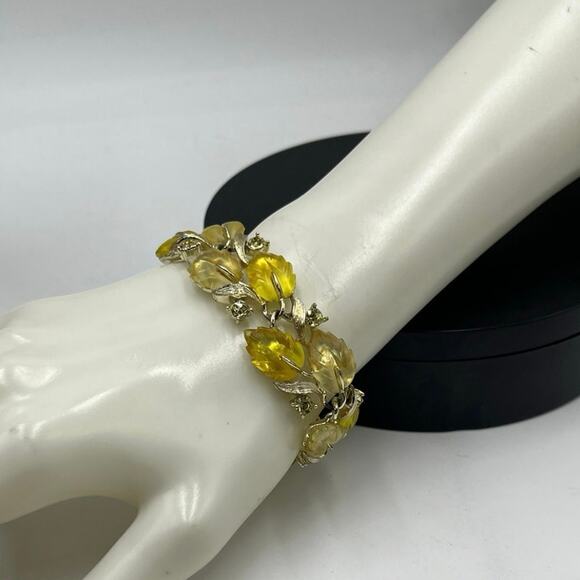 Lisner Vintage Frosted Autumn
Leaves Yellow Amber Rhinestone Gold Tone Bracelet - Picture 8 of 8